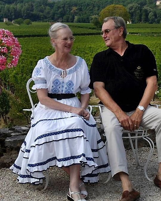 La reina Margarita y el príncipe Henrik en su finca vinícola de Lot.