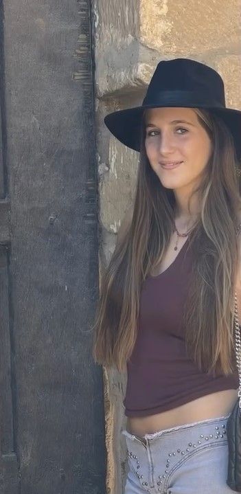 Adriana Alcaraz Prat ha cumplido 18 años