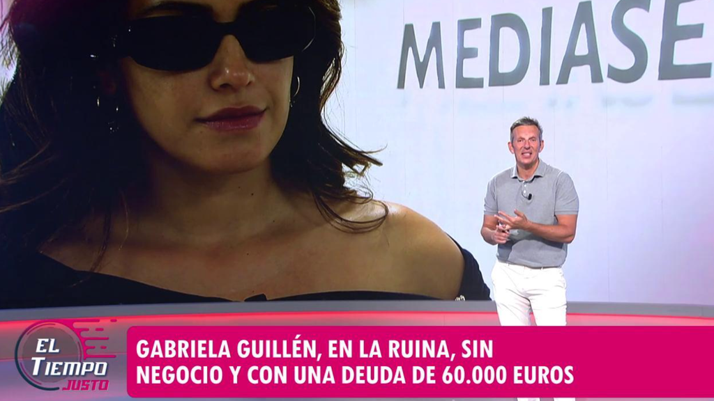 Joaquín Prat anunciando la intervención de Gabriela Guillén