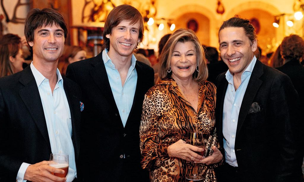 Borja Álvarez Estrada, Felipe Cortina, Cari Lapique y Carlos Torretta HOLA 4055