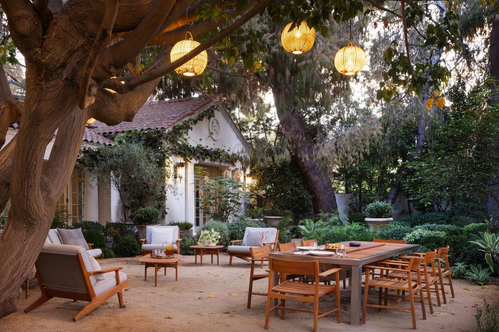 Así es el exterior de la casa de Angelina Jolie