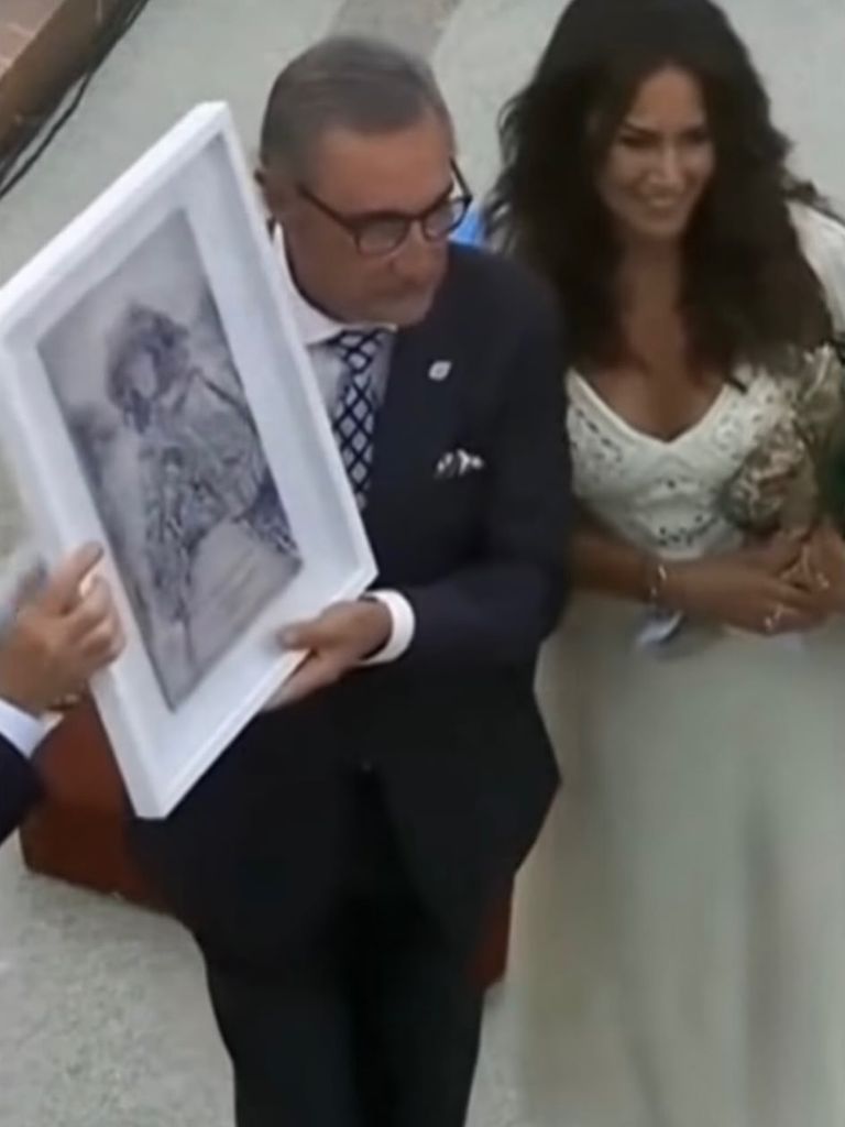 Pepa Gea acompañando a Carlos Herrera en el pregón a la Venida de la Virgen del Rocío