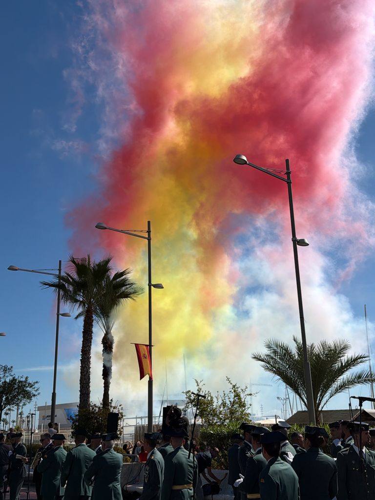 Jaime Astrain captura los colores de la bandera en el cielo