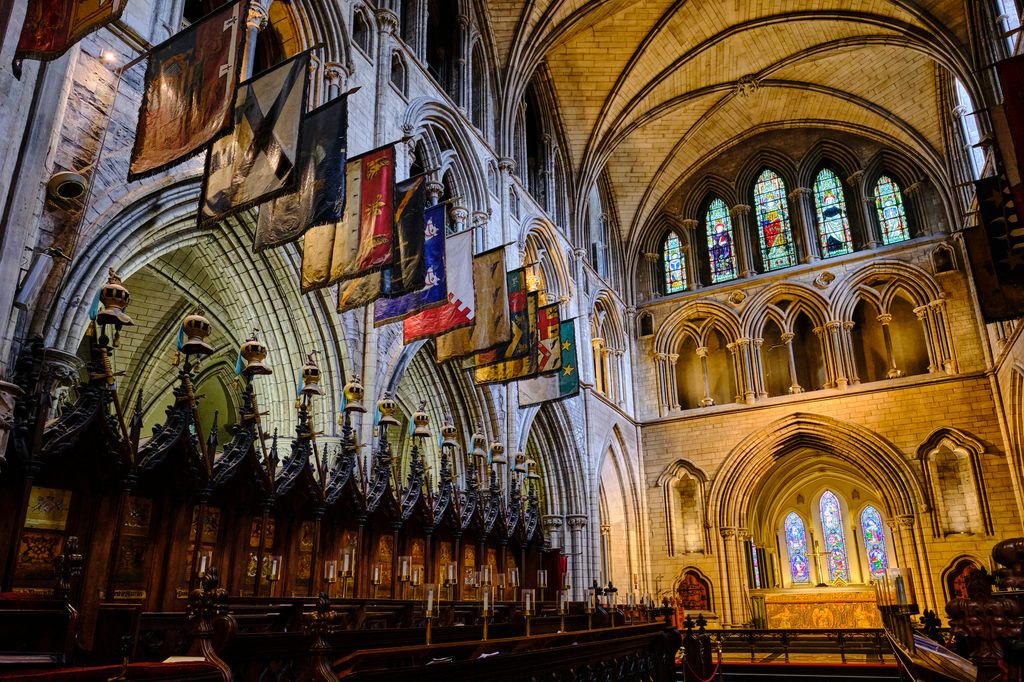 Interior de la catedral de San Patricio en Dublín, uno de los templos más emblemáticos de Irlanda dedicado al santo patrón del país