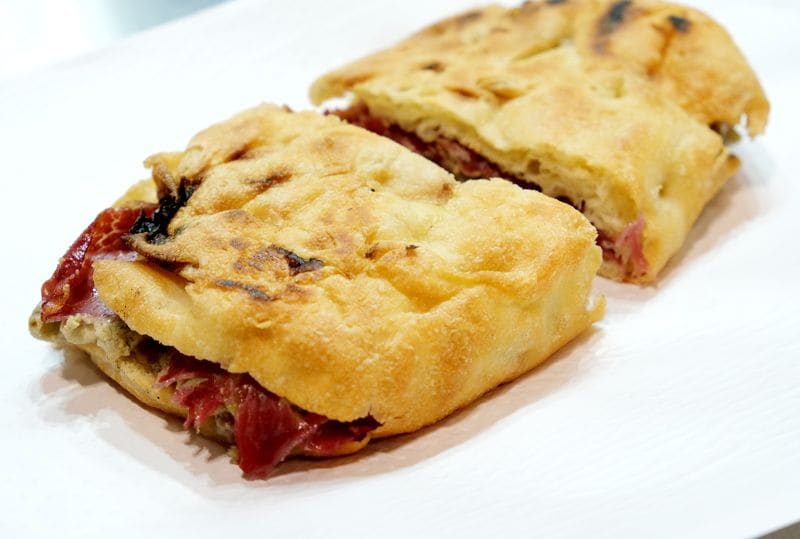 Bocadillo de jamón de Raíz