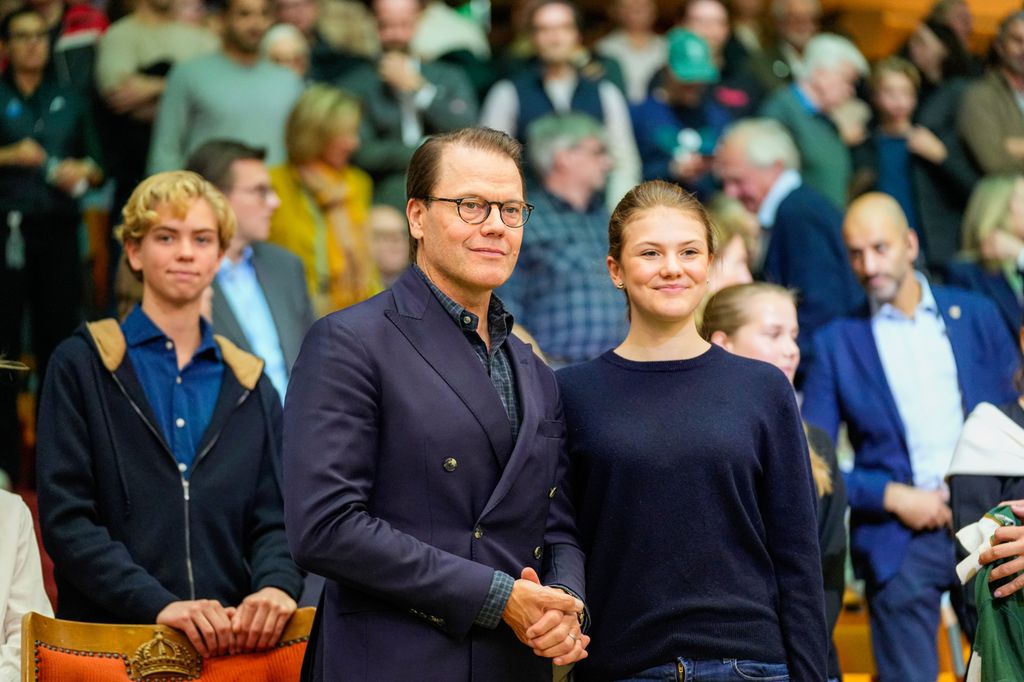 EL PRINCIPE DANIEL Y LA PRINCESA ESTELLE DE SUECIA AMANTES DEL TENIS EN EL OPEN DE ESTOCOLMO