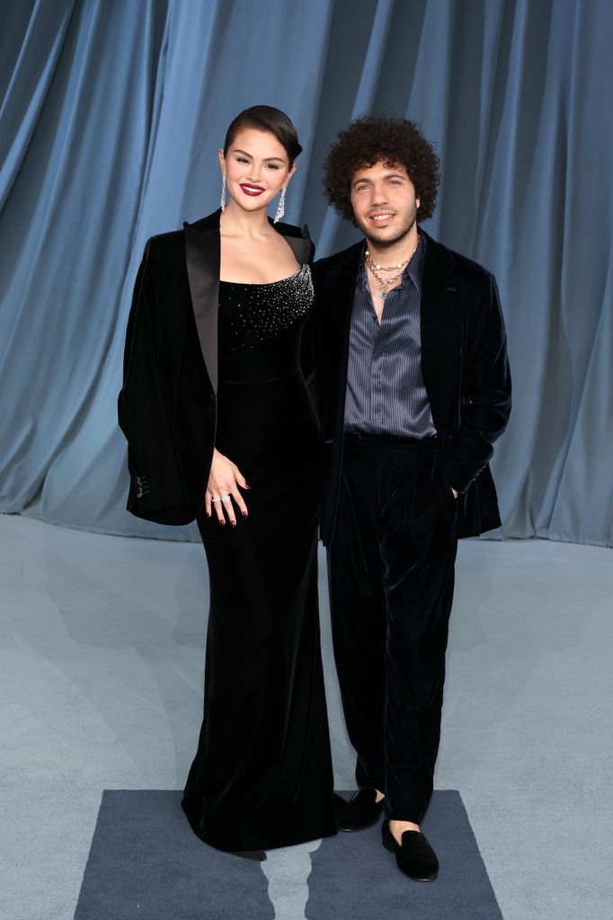 Selena Gomez y Benny Blanco en la Annual Academy Museum Gala en Los Ángeles, California, 2025. 