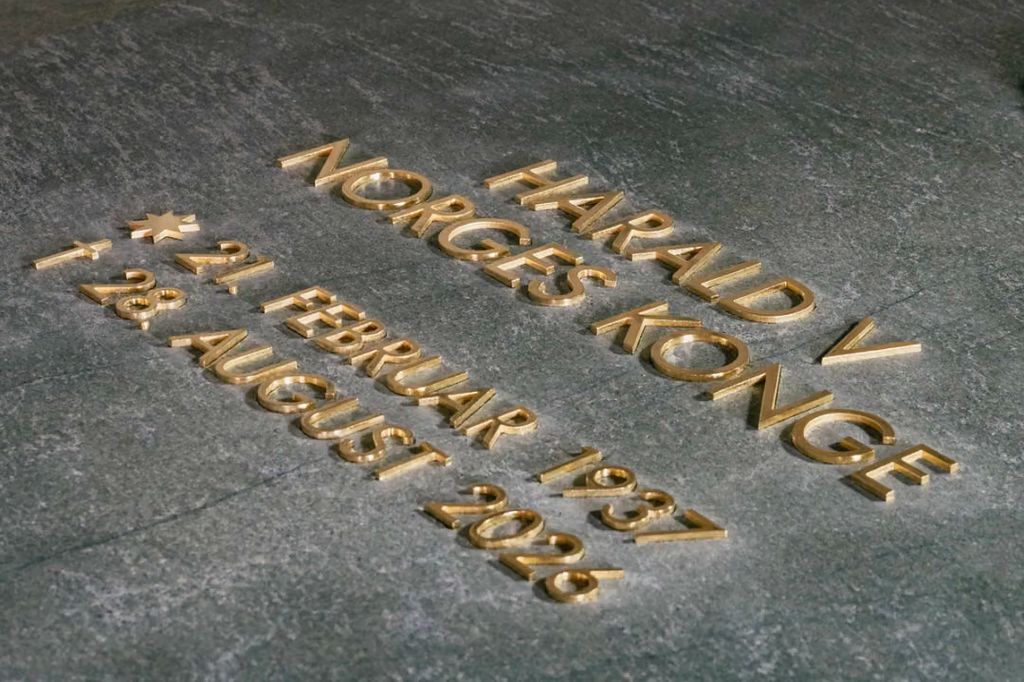 Della de la tumba del rey Harald de Noruega
