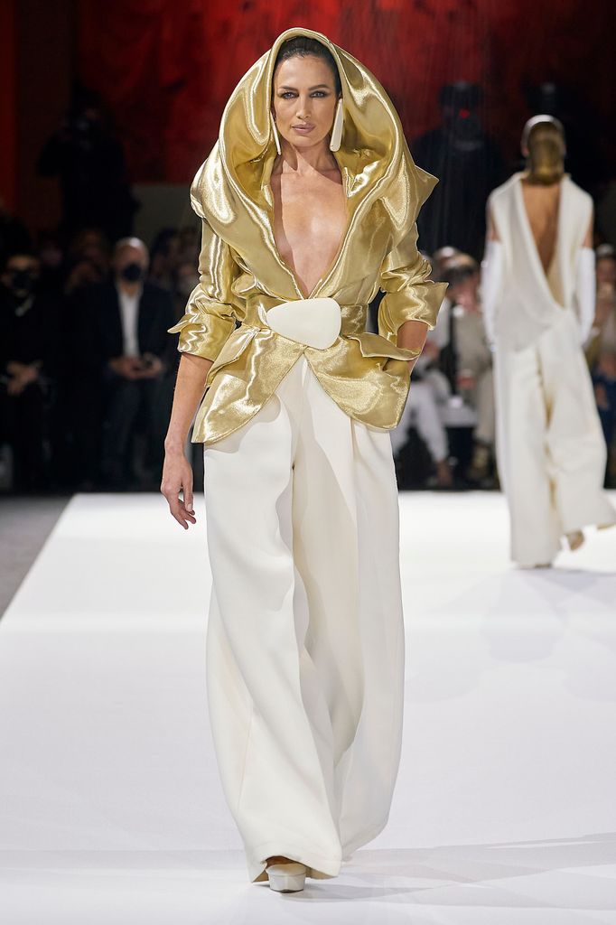 Nieves Álvarez vestida de novia por Stéphane Rolland