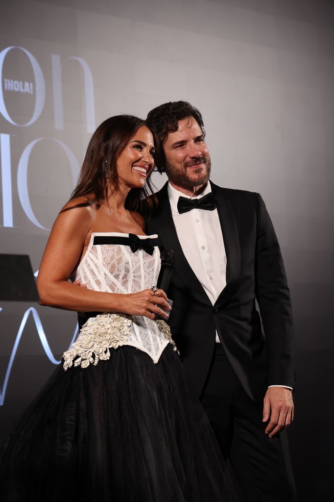 La actriz, muy emocionada al recibir su premio