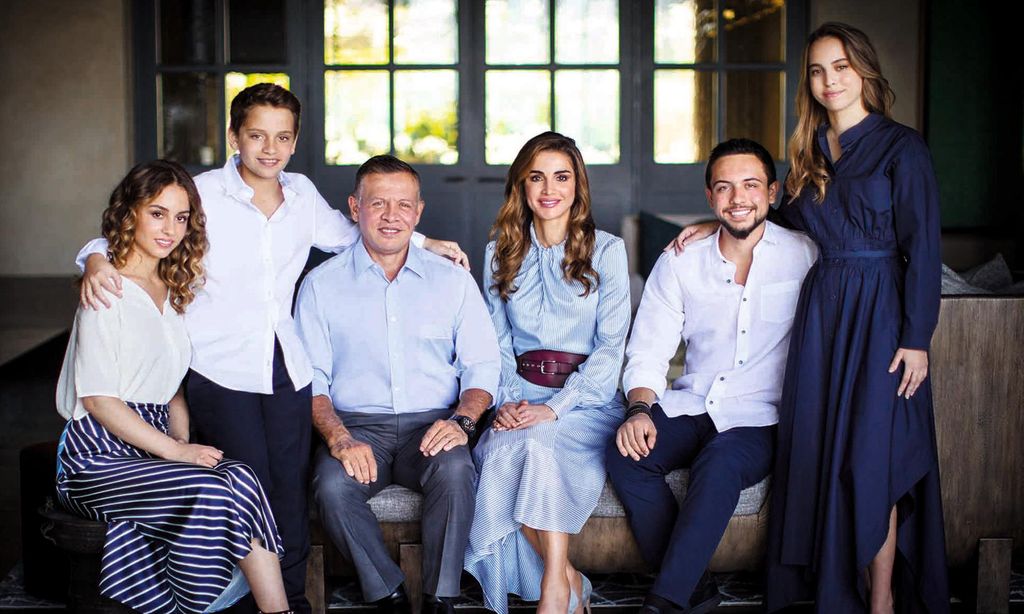 Familia real jordana HOLA 4068