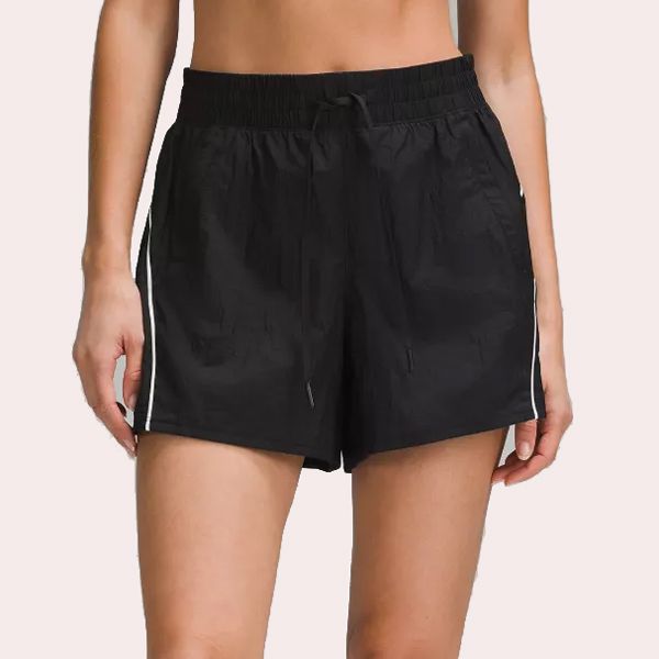 Pantalones cortos ligeros de Lululemon