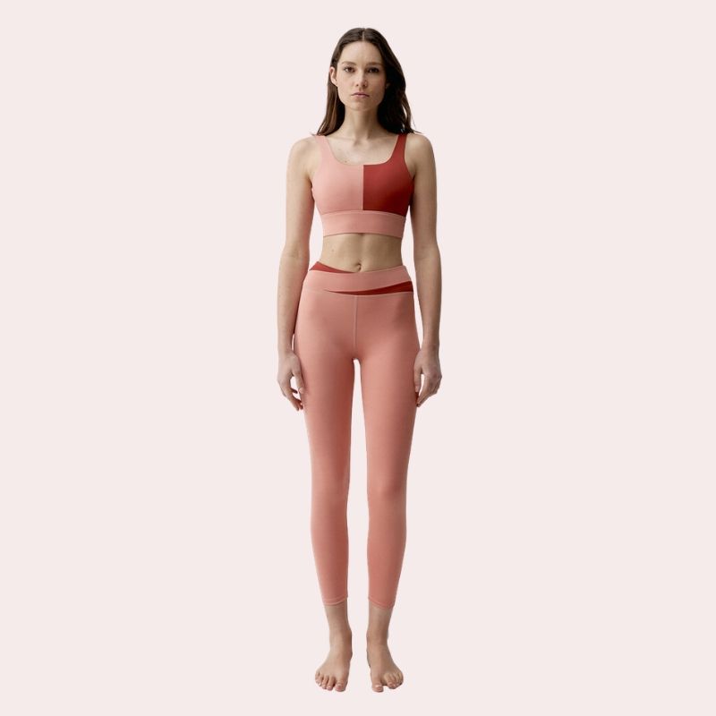 Conjunto deportivo de Born Living Yoga