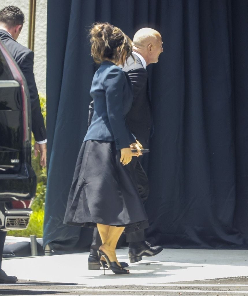 Lauren Sanchez Bezos y Jeff Bezos acudieron al funeral visiblemente afectados por la pérdida de un ser tan querido 