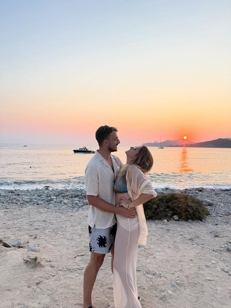Therese, hija de Adela Micha con su esposo