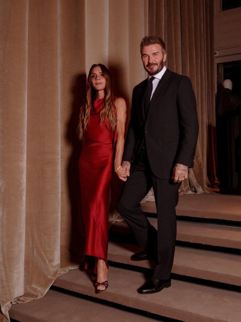 Victoria Beckham y David Beckham en Nueva York para la presentación de la nueva colección de labiales rojos de la diseñadora.