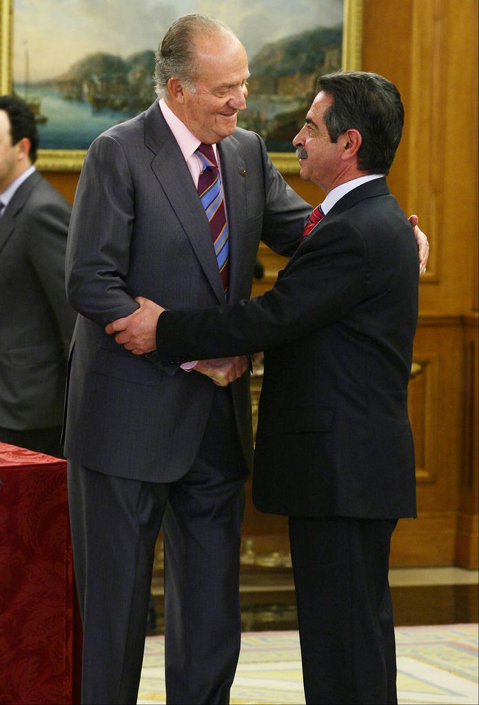 El rey Juan Carlos y Miguel Ángel Revilla, en una imagen de archivo