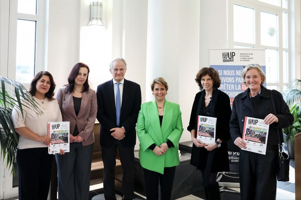 La gran duquesa María Teresa ha presentado la primera revista sobre violencia sexual en zsonas de conflicto en el mundo