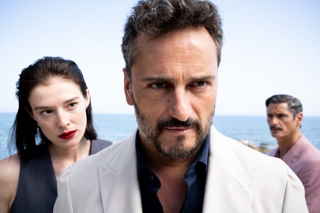 Asier Exteandia considera que la serie bebe de grandes clásicos de Spielberg pero con un sello propio muy espaol