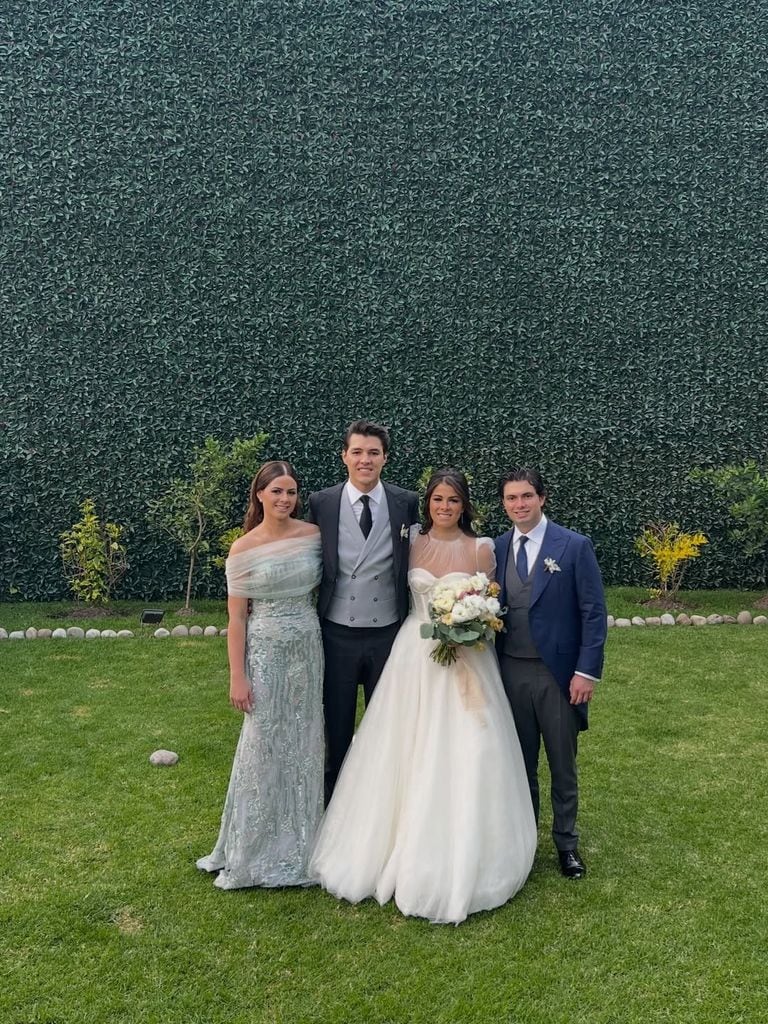 Nicole compartió esta foto familiar inédita, de la boda de su hermana Paulina.