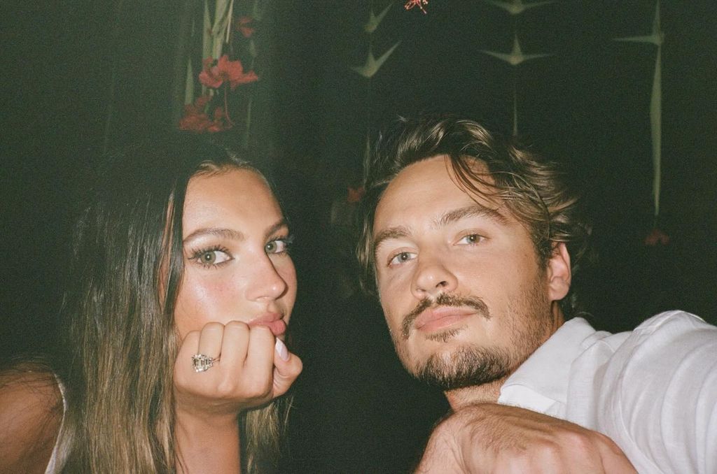 El primogénito de Pamela Anderson y Tommy Lee se ha comprometido