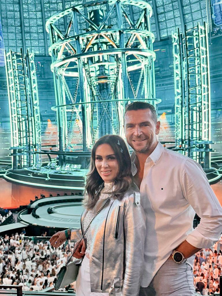 Jacky Bracamontes y su esposo Martín Fuentes tienen 15 años de casados y cinco hijas en común.