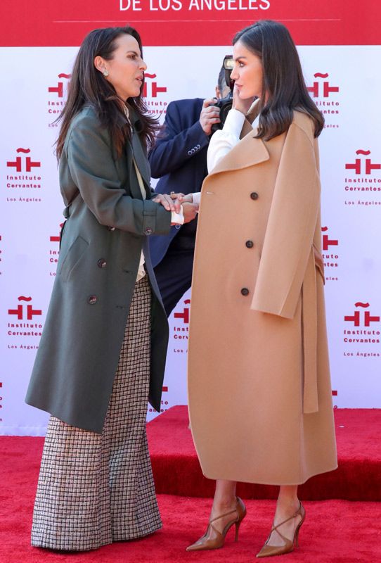La reina Letizia inauguarando el nuevo Instituto Cervantes de Los Ángeles