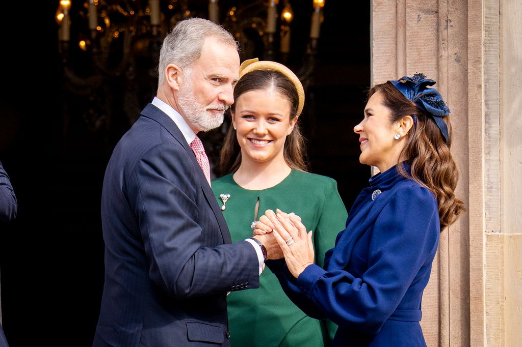 El rey Felipe Vi con la reina Mary de Dinamarca en la confirmación de Vincent y Jospehine de Dinamarca 