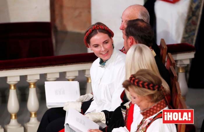 La princesa Ingrid Alexandra de Noruega celebra emocionada su confirmación