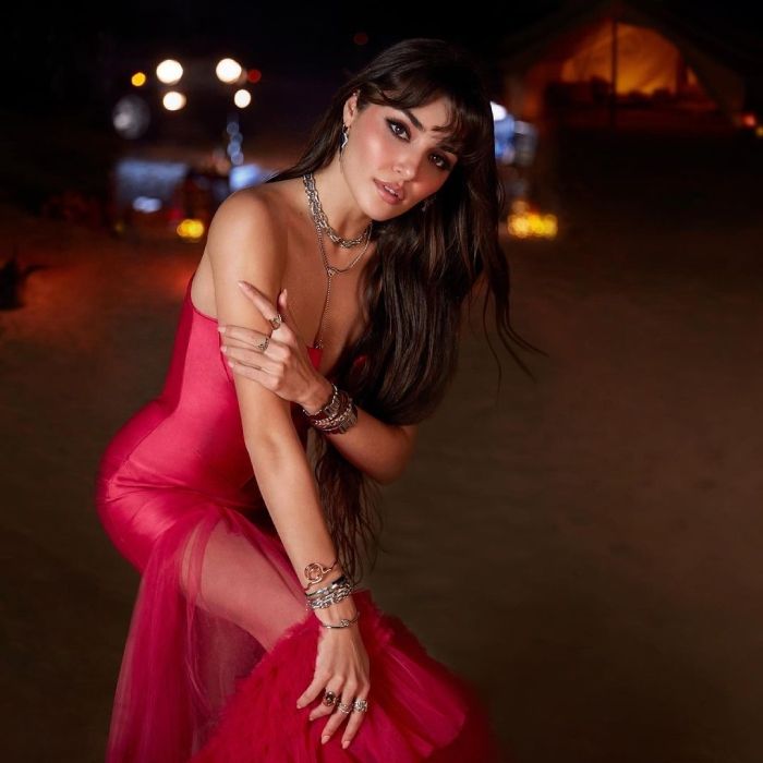 Hande Erçel vuelve a televisión con dos nuevos proyectos con registros con los que sorprenderá