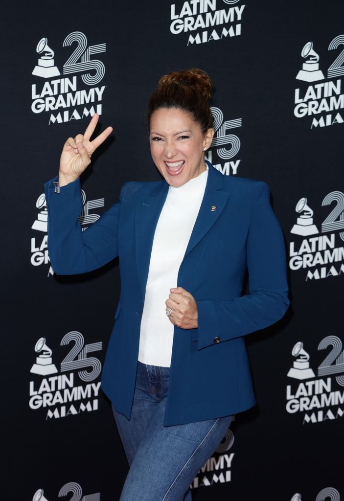 Erika Ender en el anuncio oficial de los Latin GRAMMY en Miami en abril de 2024.