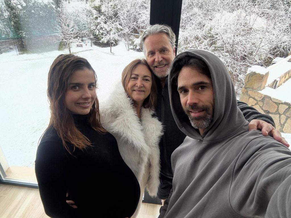 Los padres de Matías Novoa lo están acompañando a él y a Michelle antes del nacimiento de su nuevo nieto.