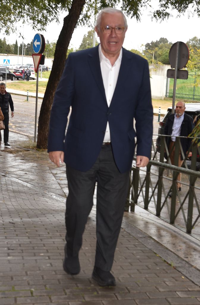 Javier Arenas en el funeral de Paco Baena Bocanegra
