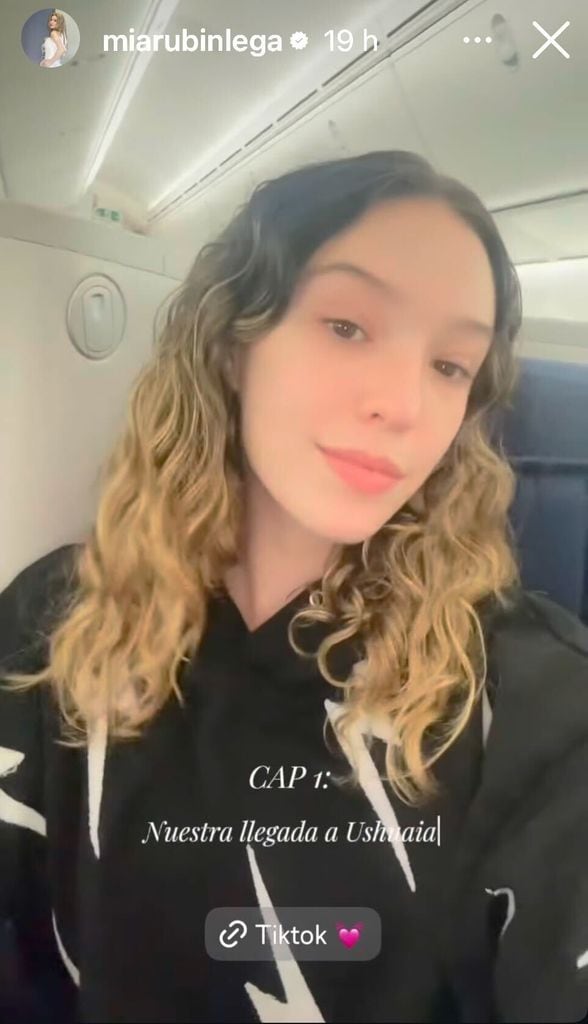 Mía Rubín compartió imágenes desde el avión.