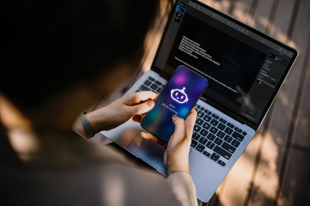 Los chatbots románticos están diseñados para generar apego emocional mientras recopilan datos personales y de comportamiento