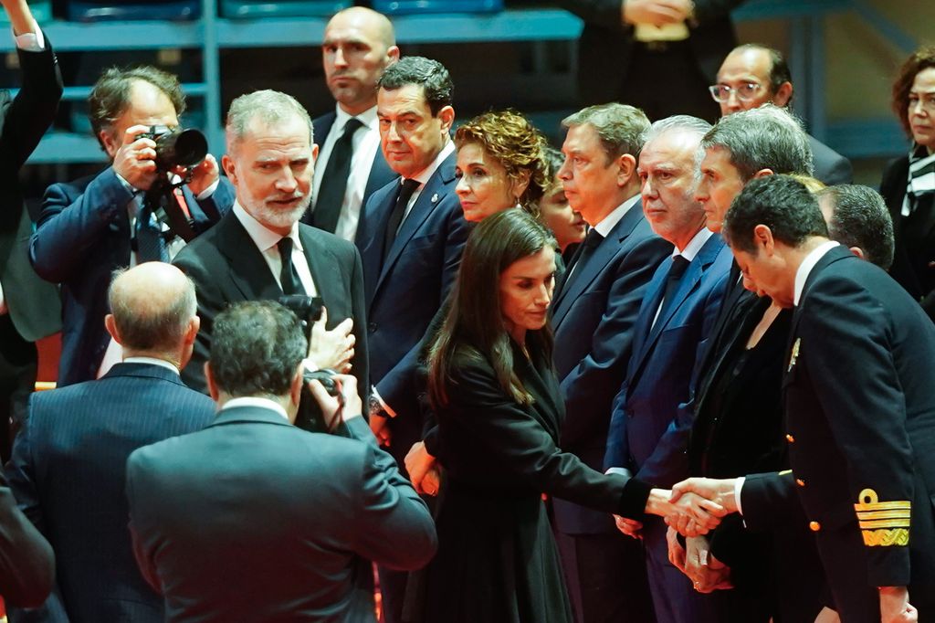 Los Reyes arropan a las familias de las víctimas del accidente de tren de Adamuz