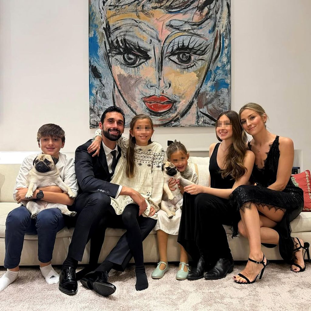 Álvaro Arbeloa y Carlota Ruiz, con sus cuatro hijos