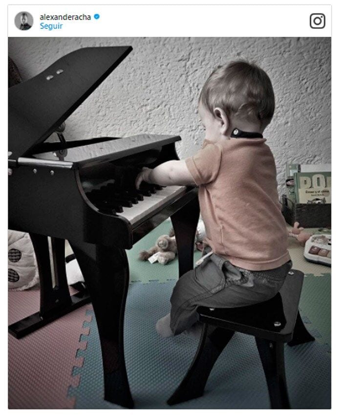 mikel-acha-en-el-piano-emmanuel