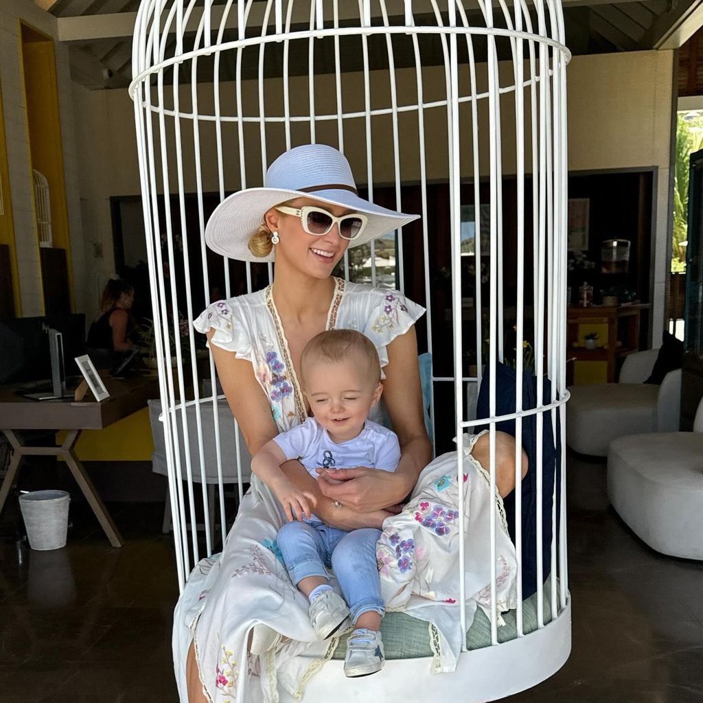 paris hilton y su hijo phoenix