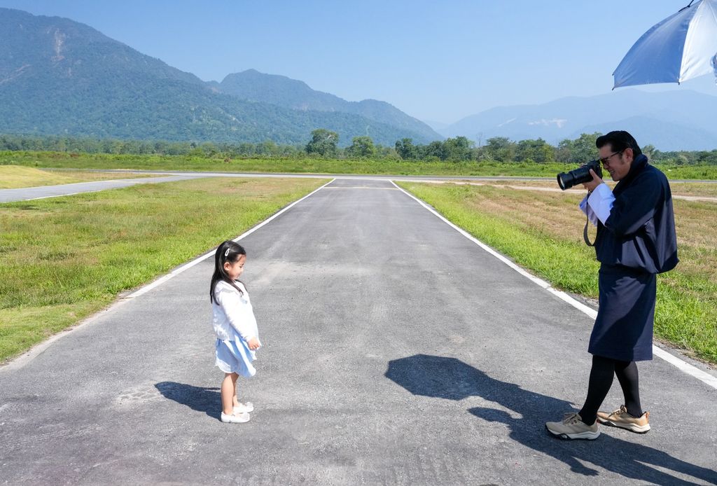 La princesa de Bután, de 3 años, fotografiada por su padre
