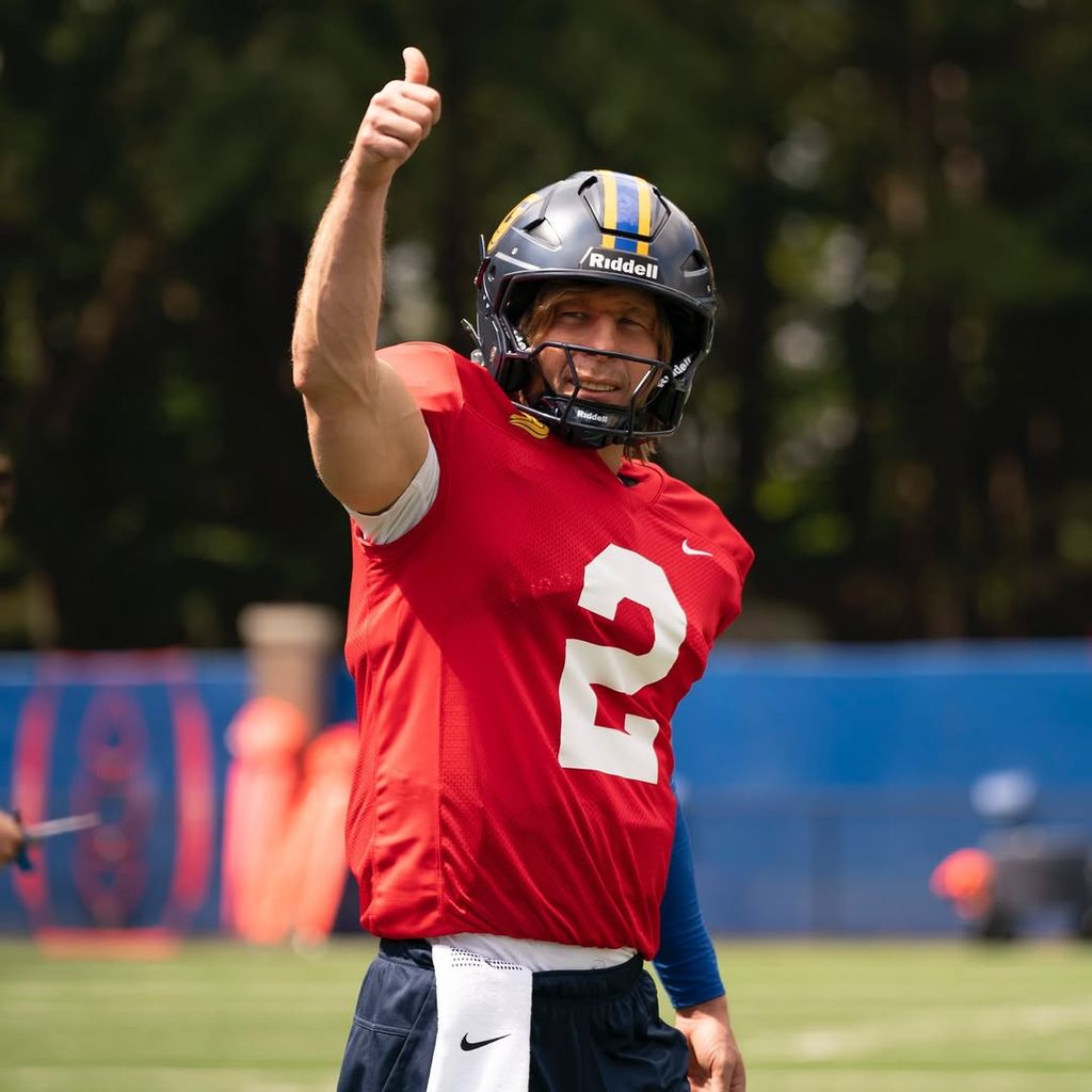 'Chad Powers' esta inspirado en un sketch del jugador de fútbol Eli Manning