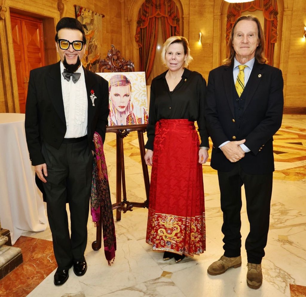 Kalina de Bulgaria junto a su marido, Kitín Muñoz, y el organizador del evento, Evgeni Minchev