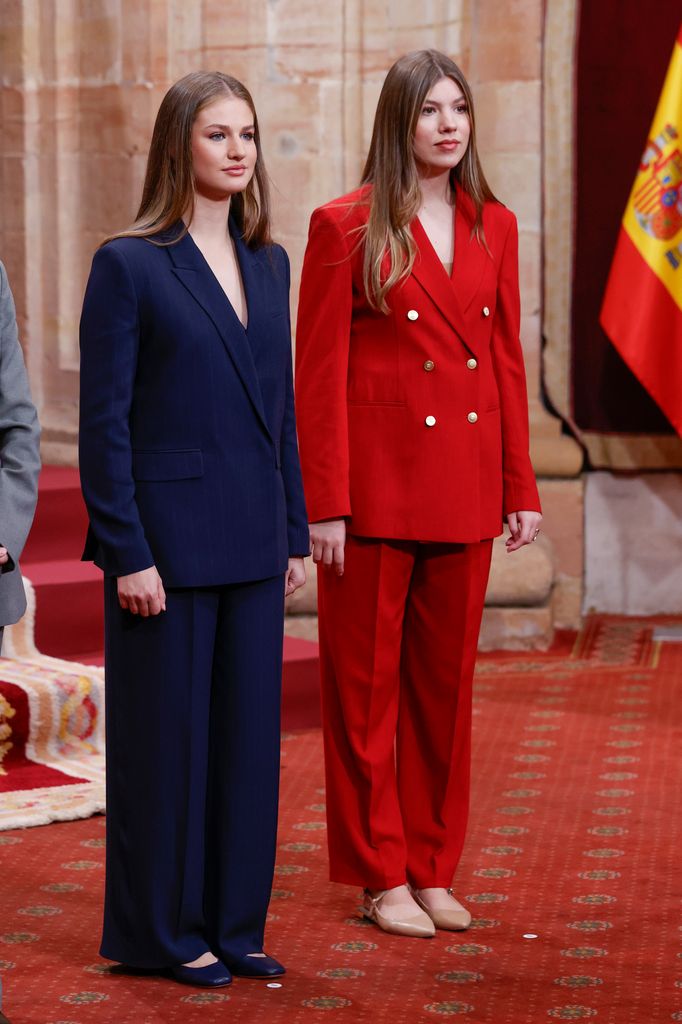 La princesa Leonor y la infanta Sofía en los premios Princesa de Asturias 2025 en Oviedo.