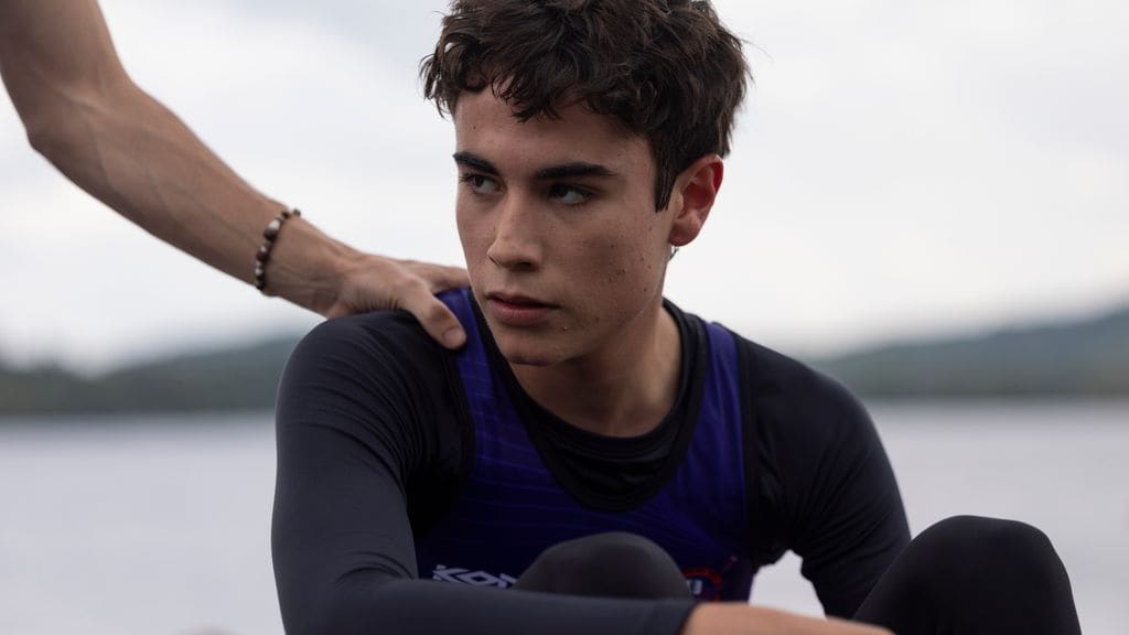 Teo Soler es Sebas, el hijo adolescente de Sara