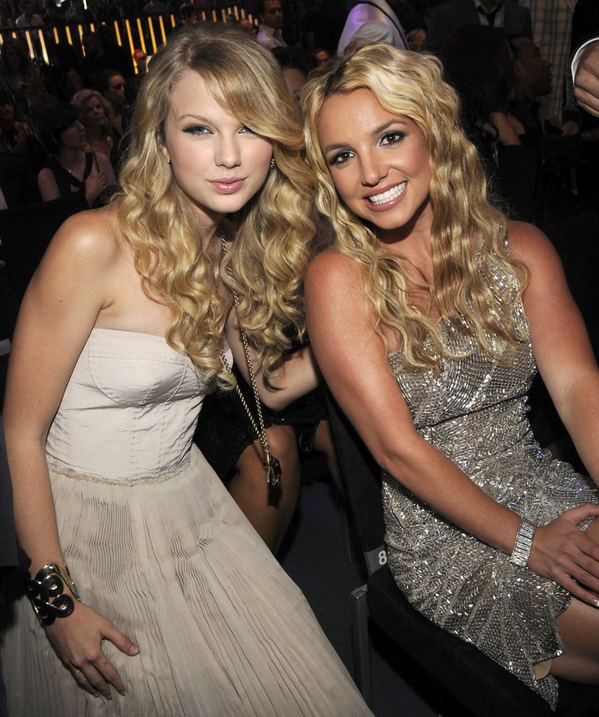 Taylor Swift y Britney Spears en los MTV Video Music Awards de 2008