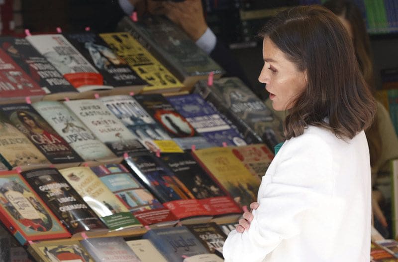 Reina Letizia en la Feria del Libro