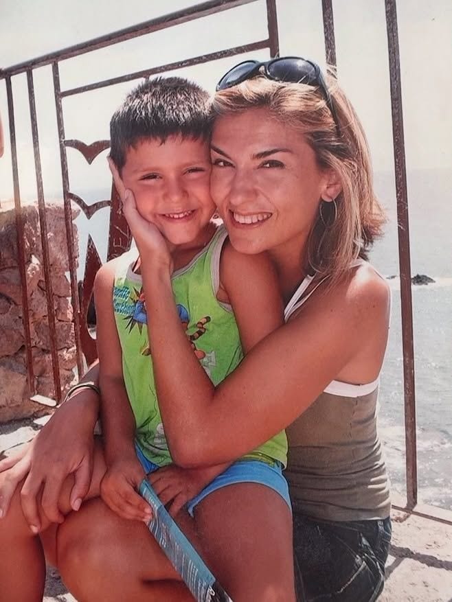 Sandra Golpe con su hijo David, de 20 años