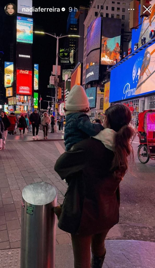 Nadia Ferreira y su pequeño creando grandes recuerdos.
