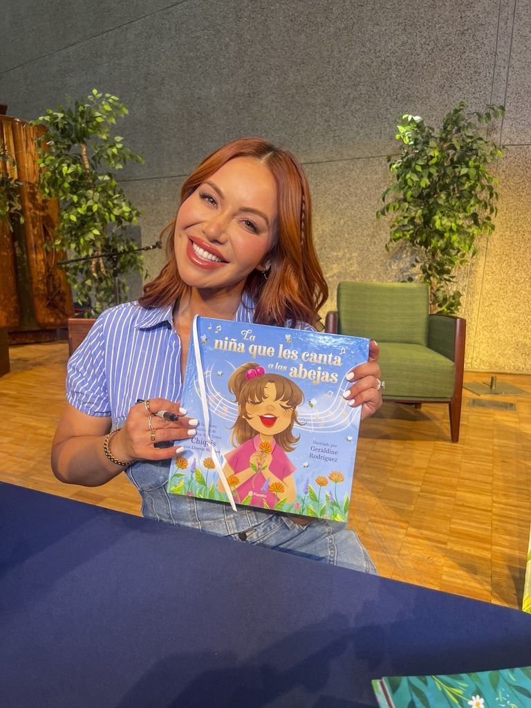 Chiquis Rivera cumplió otro sueño en su carrera al lanzar su primer libro infantil.
