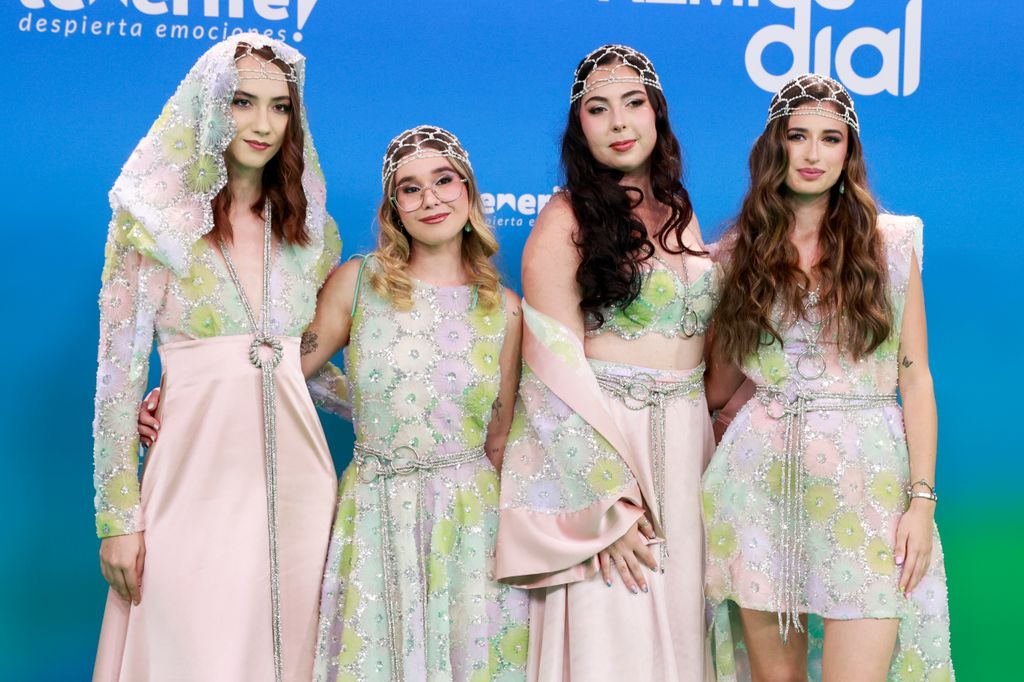 Las cantantes de Nueva Línea en los Premios Cadena Dial 2026, celebrados en Tenerife el 12 de marzo de 2026